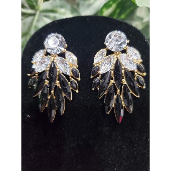 Women's Black Crystal Rhinestone Flower Shape Beautiful Gift Earrings Set - Picture 7 of 8
